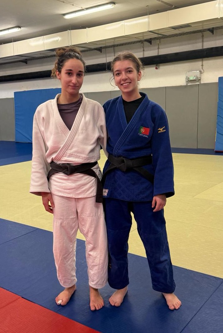 Mariana Dias E Beatriz Grecu.2